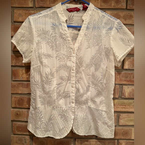 Quizz Again Tops - 💥 $5 if bundled Medium White Semi Sheer Button Up Short Sleeve Blouse